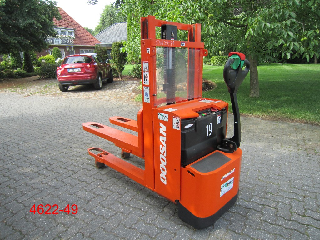 Hochhubwagen Doosan LEDD 12,5 / 18
