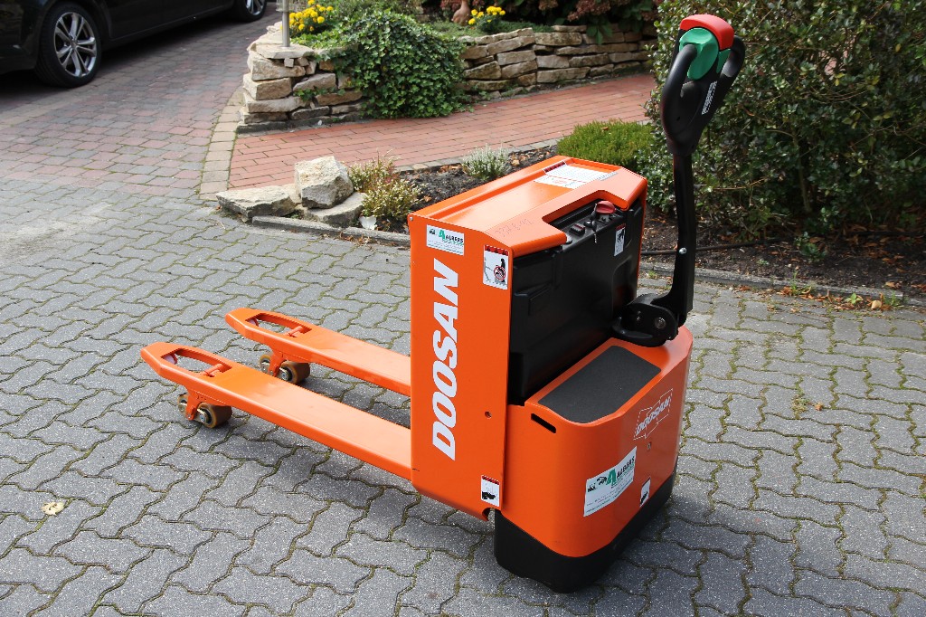 Niederhubwagen Doosan LEDH 18