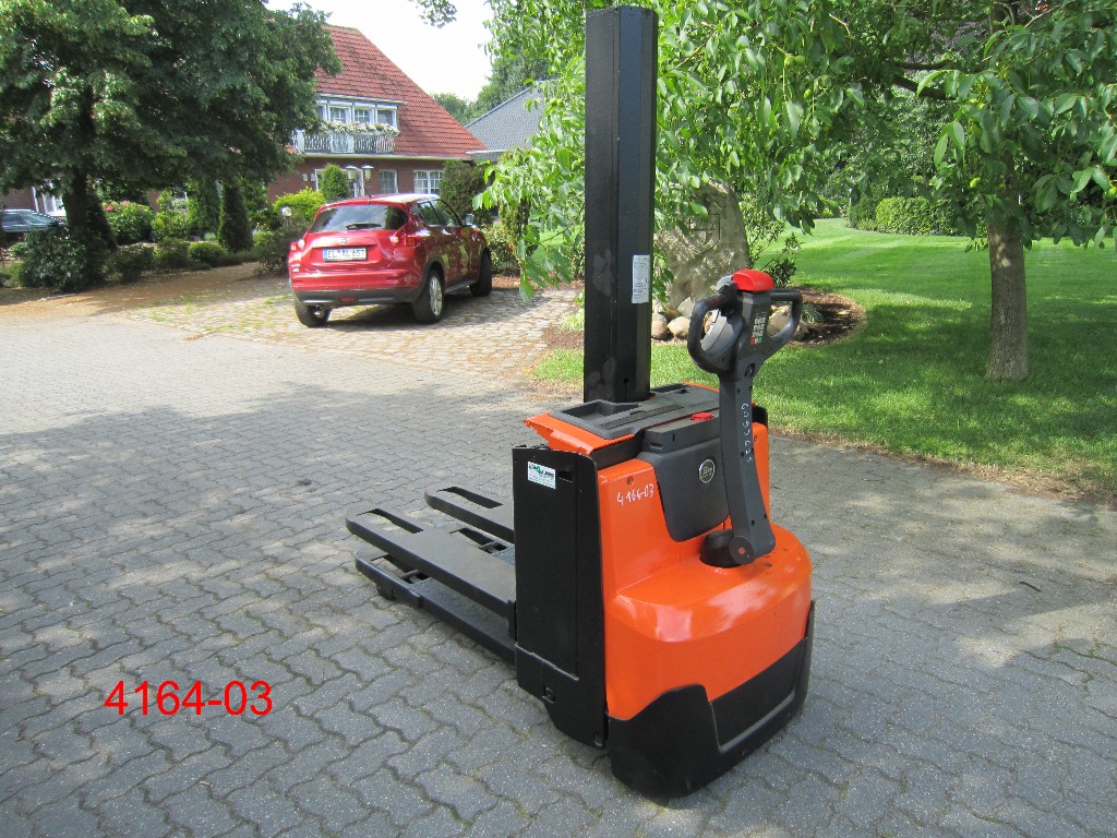 Elektro-Hochhubwagen Toyota SWE 080