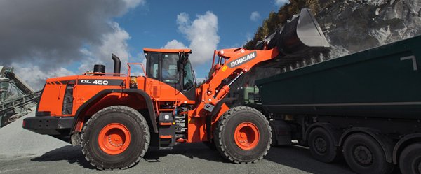 Doosan Radlader DL 450-3 