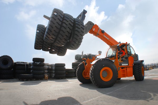 Doosan Teleskopstapler Albers Fördertechnik