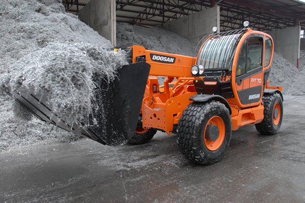 Doosan DT 70 Telehandler