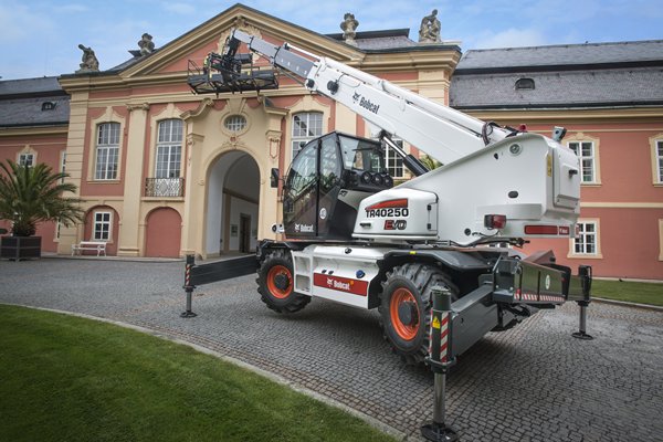 drehbarer Teleskoplader Bobcat TR40250 EVO