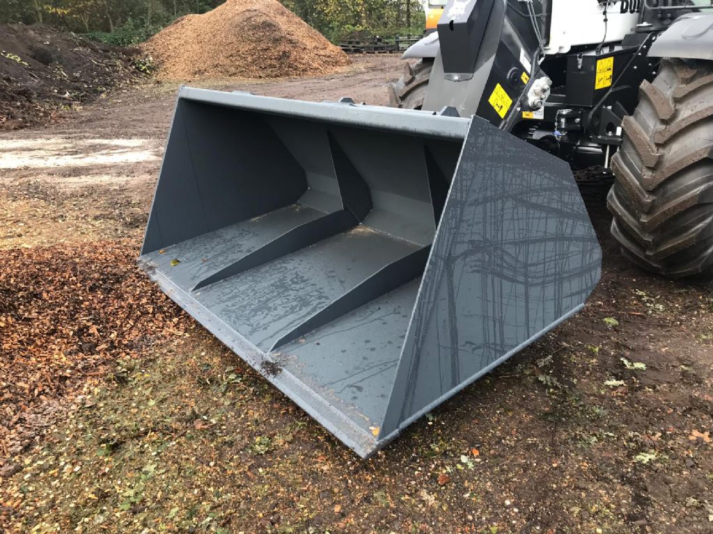 *Sonstige Universalschaufel Bobcat & Manitou